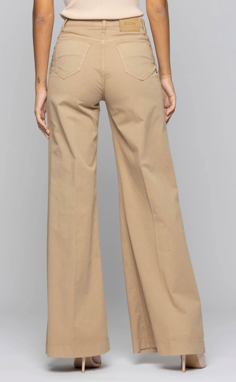 Pantalone bottoni wide leg